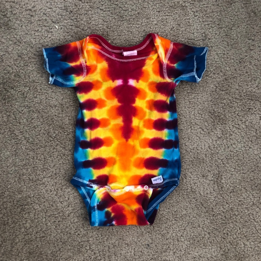 Infant tye dye onesie